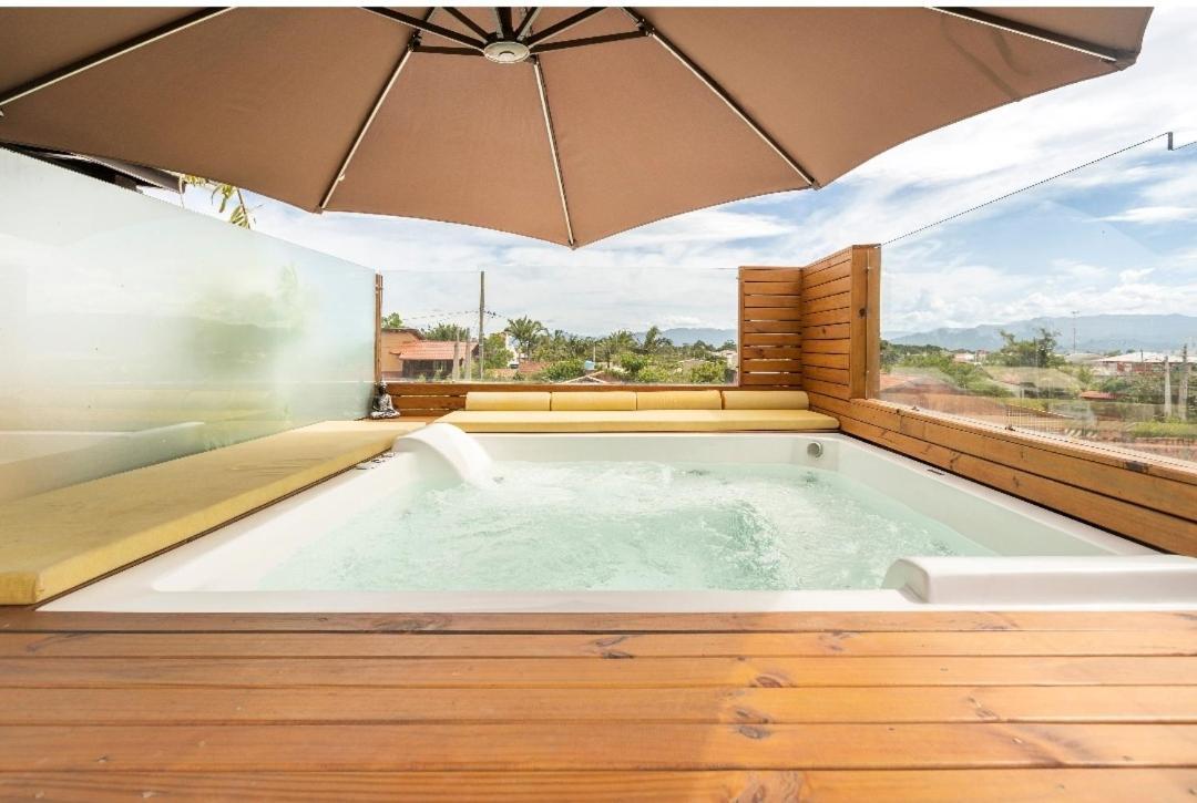 Pousada Container Amarelo Palhoça エクステリア 写真